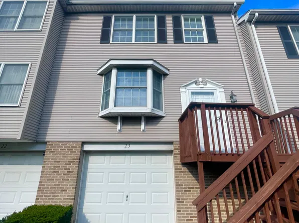 23 Briarwood Way, Clarks Summit, PA 18411