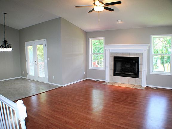 3rd image of 1902 N Remington Cir