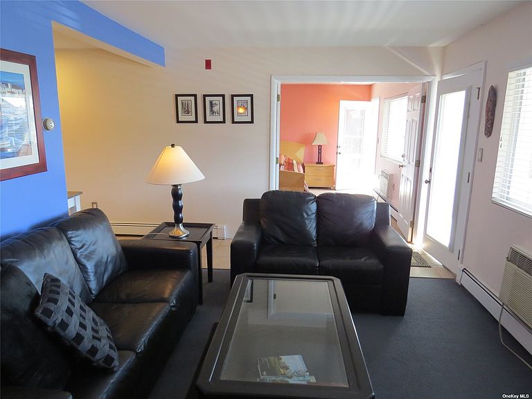 62 Canoe Place Rd Hampton Bays, NY, 11946 Apartments for Rent Zillow