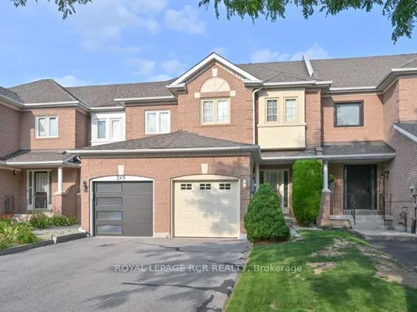 251 Denise Cir, Newmarket, ON L3X 2K1