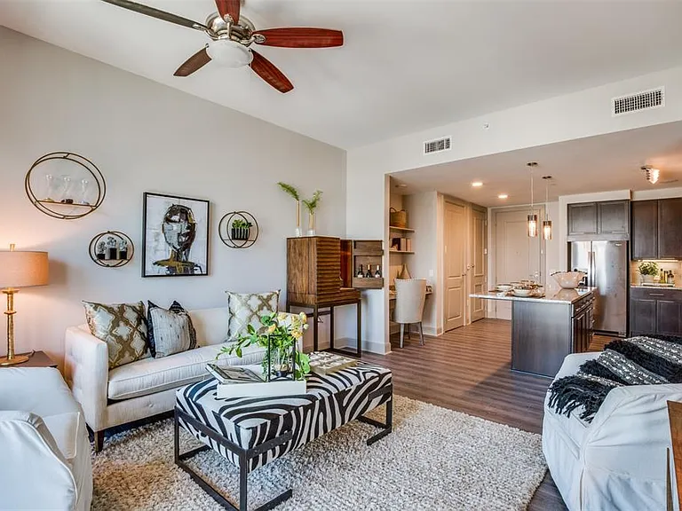 9789 Katy Fwy #1515 — Photo 5