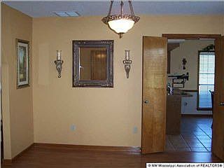 3rd image of 1856 Yorkhaven Dr