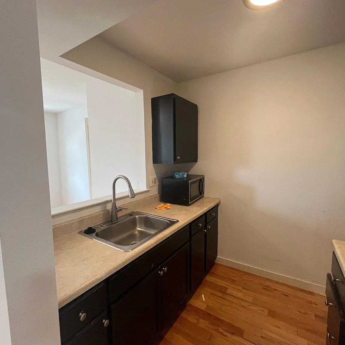 2 bed, 1.0 bath, 843 sqft, $2,100 — Photo 2