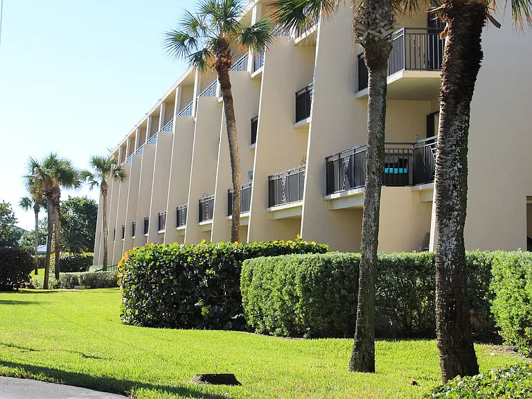 3939 Ocean Dr — Photo 16