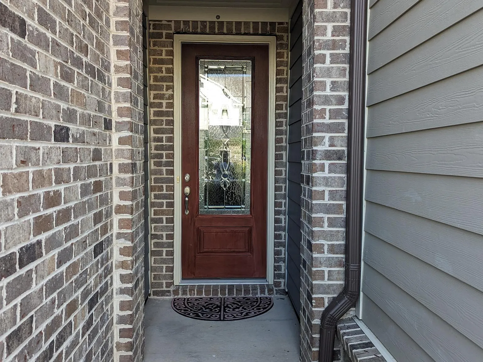3 bed, 2.5 bath, 2285 sqft, $2,300 — Photo 2