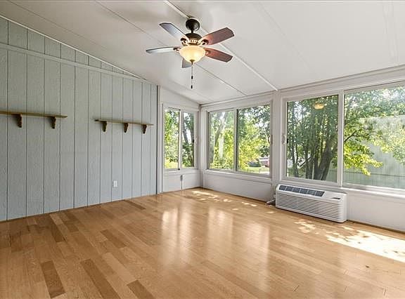 3rd image of 1906 Loughrey St