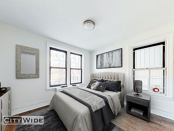 3rd image of 206 W 104th St APT 32
