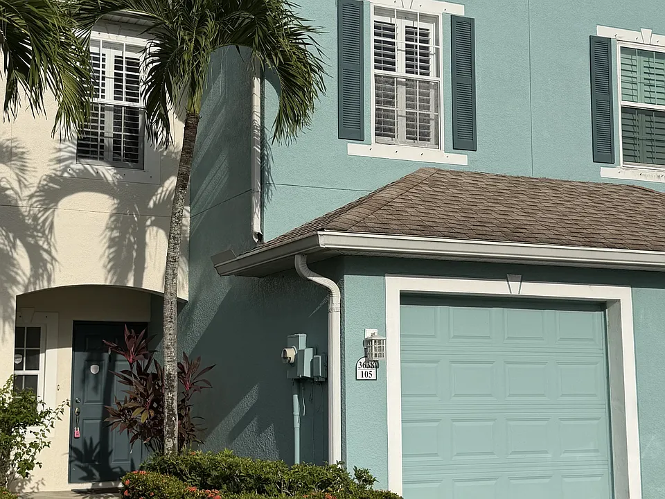 3638 Pine Oak Cir #105