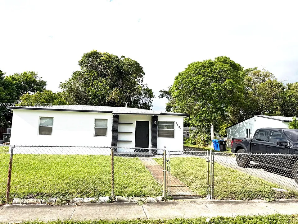 1600 NW 13th Ct