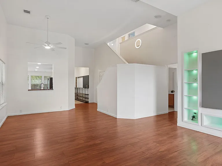 14621 Lantern Dr — Photo 11