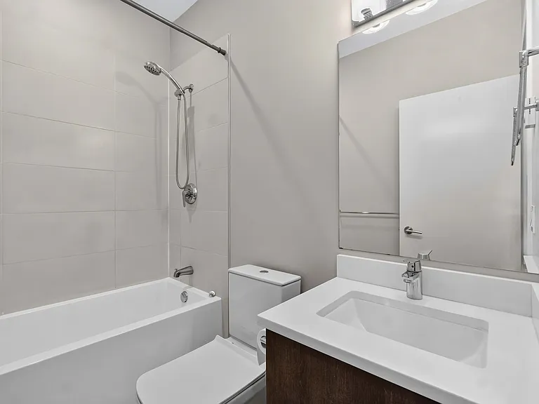 5048 Savile Row #D270 — Photo 21