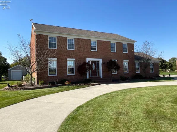 740 Michaels Rd, Fremont, OH 43420