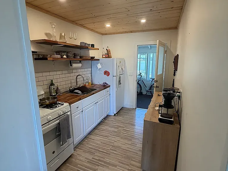 301 Richardson St #A — Photo 5