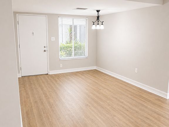 3rd image of 1830 Maravilla Ave #806