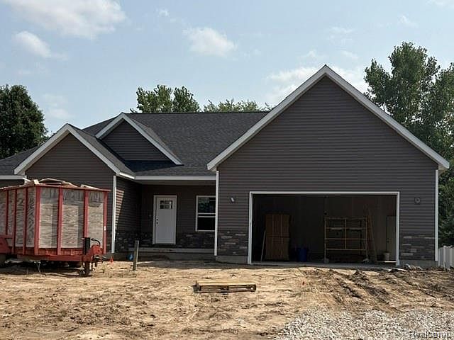 1st image of 4851 Castlewood Dr