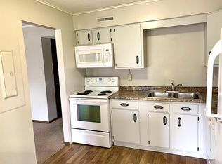 2040 Edgewood Rd NW, Cedar Rapids, IA 52405