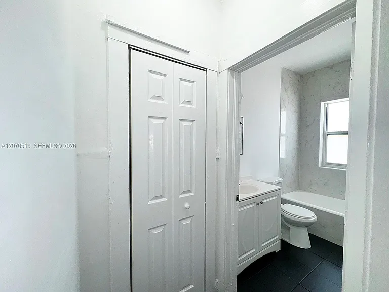 1631 NW 3rd St #5 — Photo 9