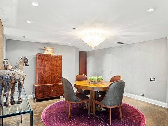 4th image of 950 N Michigan Ave APT 2903