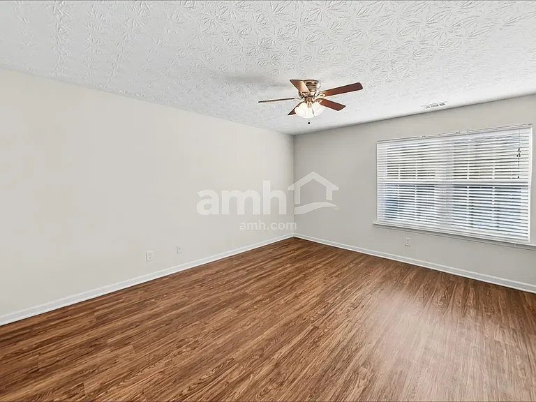 218 Wild Flower Ln — Photo 14