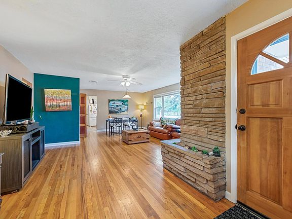 5th image of 1709 Dale Ct