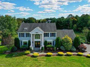 13 Regency Way, Manalapan, NJ 07726