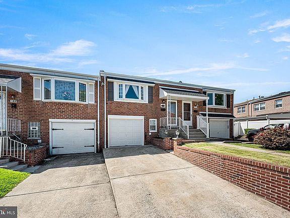 3rd image of 3548 Brookview Rd