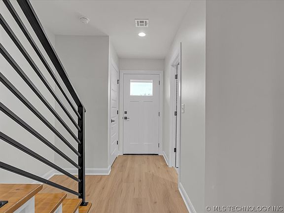 4th image of 1448 N Main St #2