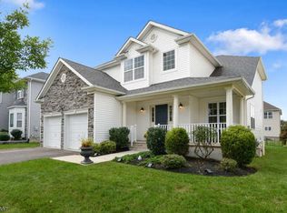 9 Hopkinson Ln, Somerset, NJ 08873