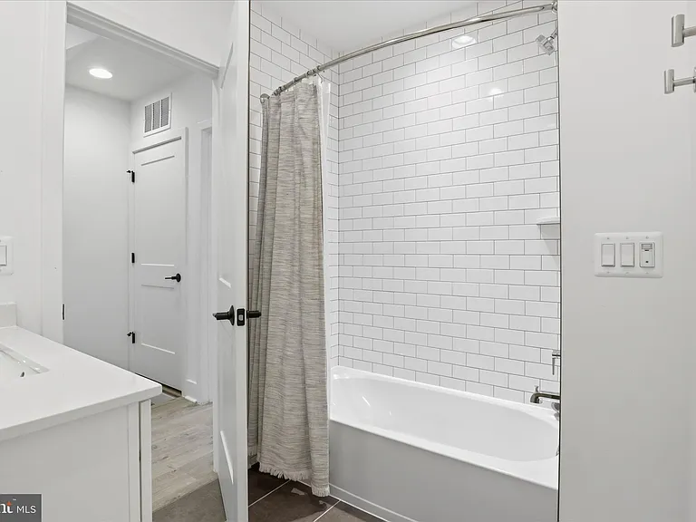 7331 Blade Dr — Photo 24
