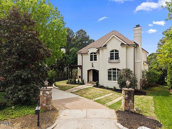2nd image of 3313 Darien Dr