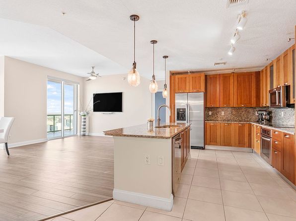 1431 Riverplace Blvd #3002