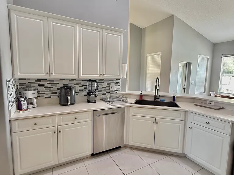 10240 Barrington Ct — Photo 5