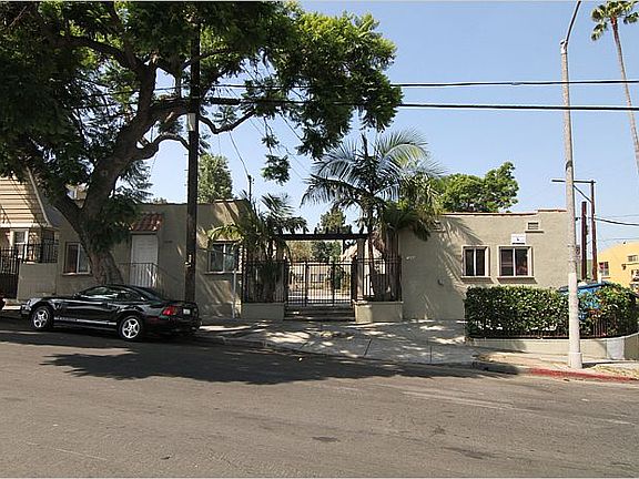 3rd image of 1616 Crown Hill Ave