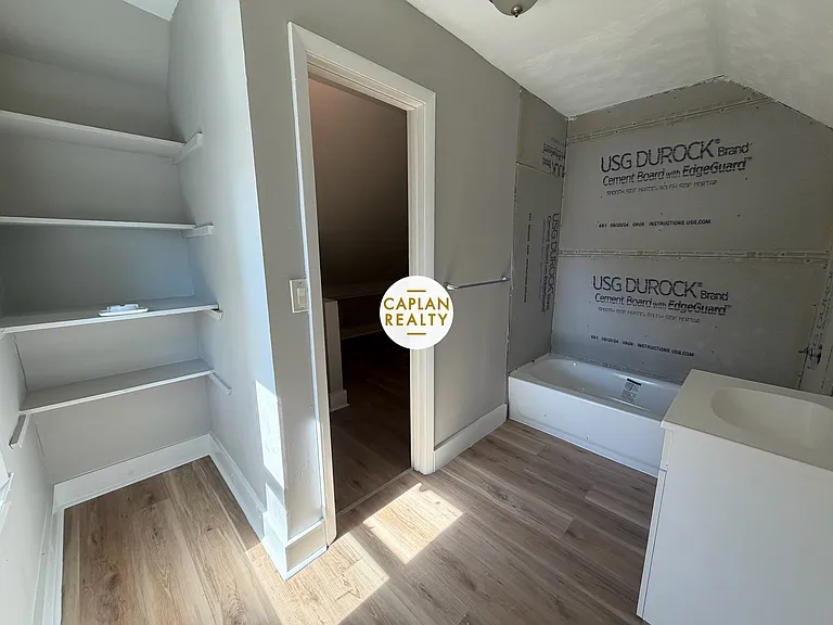 490 Howard Ave #2 — Photo 9