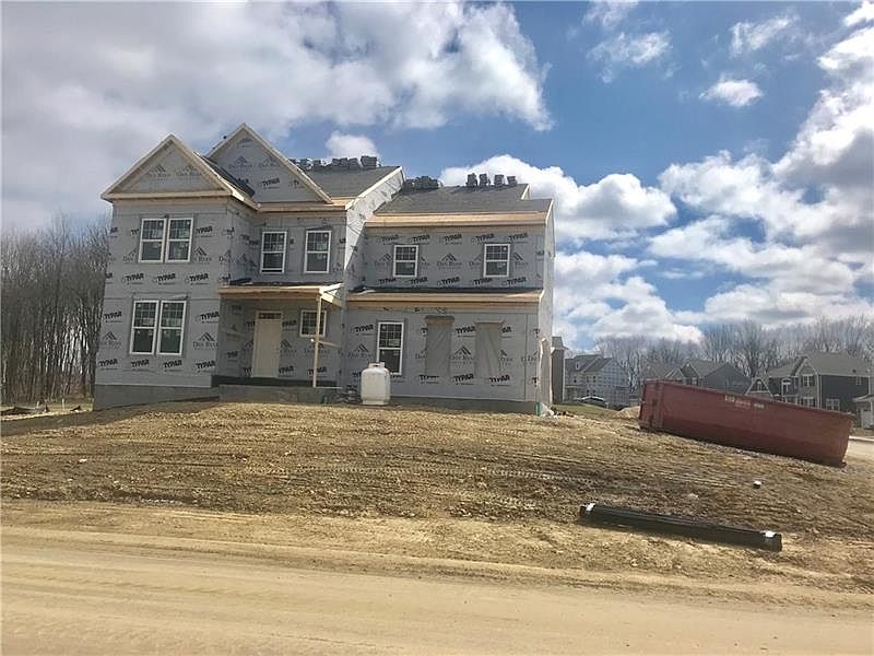 1st image of 131 Alder Dr