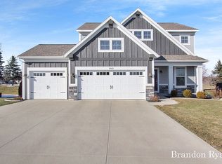 3043 Park North Dr, Jenison, MI 49428