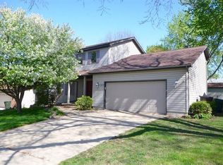 2207 Yorkshire Dr, Cedar Falls, IA 50613