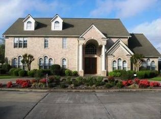188 Grand Chase Dr, Nederland, TX 77627