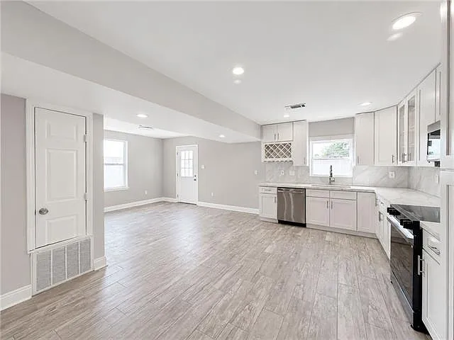 4472 Joycelyn Dr — Photo 12