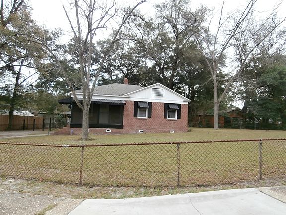 2nd image of 8007 Lexington Dr