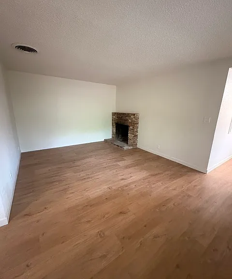 6325 Oakcreek Way — Photo 3