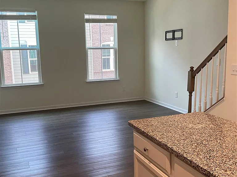 6222 Cleburne Ct — Photo 10