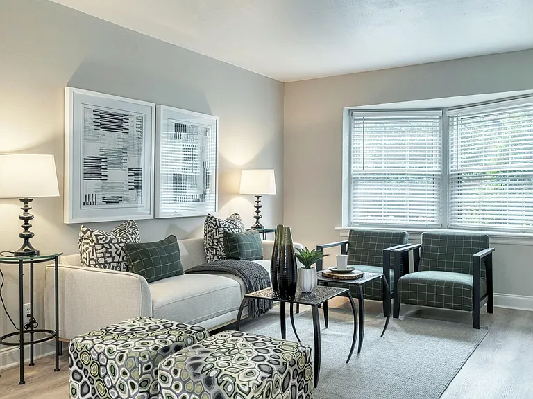 35 Topton Way #1E — Photo 2