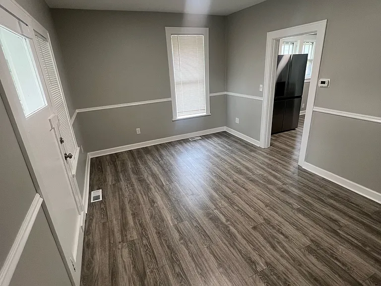 1411 Western Ave #1 — Photo 2