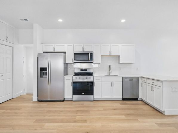 1 Higgins St Floor 2