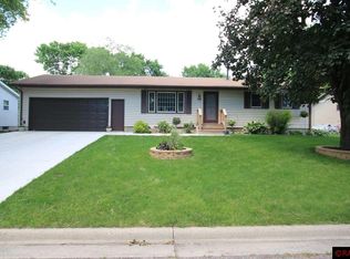 232 Linda Dr, Eagle Lake, MN 56024