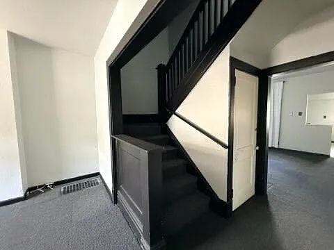 Building Photo - 1112 Chartiers Ave #1112