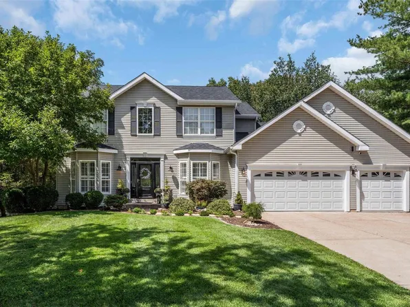 1104 New Ballwin Oaks Dr, Ballwin, MO 63021