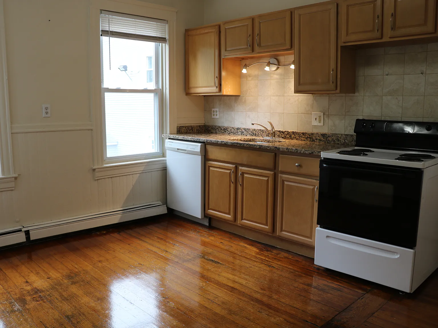 2 bed, $1,900 — Photo 4