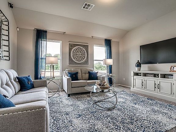 3rd image of 14032 King Arthur Ct
